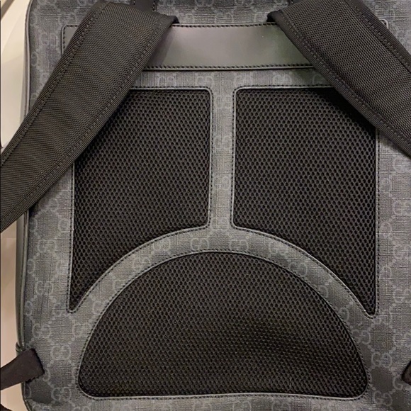 Authentic Gucci Supreme Canvas Backpack - Picture 11 of 11